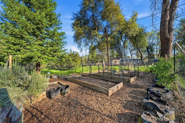 6725 Park Ridge Drive, Anderson, CA 96007
