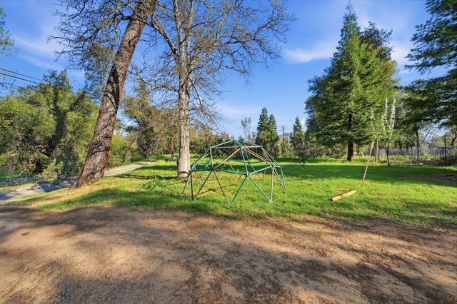 6725 Park Ridge Drive, Anderson, CA 96007