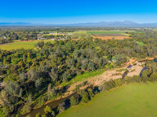 6725 Park Ridge Drive, Anderson, CA 96007