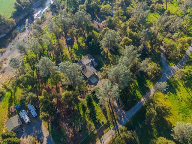 6725 Park Ridge Drive, Anderson, CA 96007