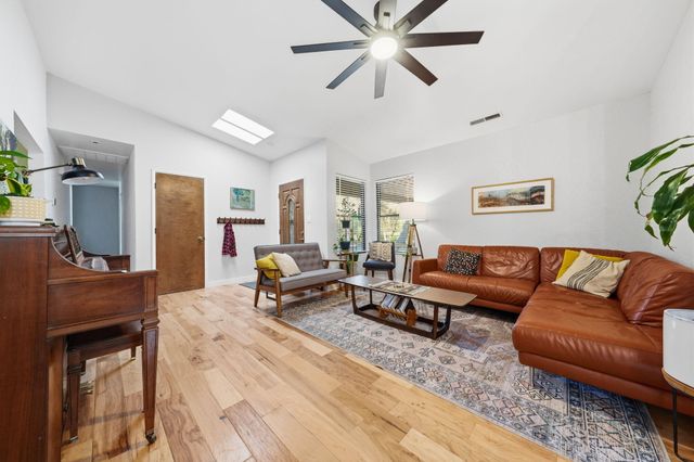 6725 Park Ridge Drive, Anderson, CA 96007