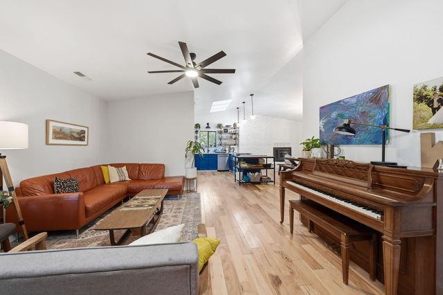 6725 Park Ridge Drive, Anderson, CA 96007