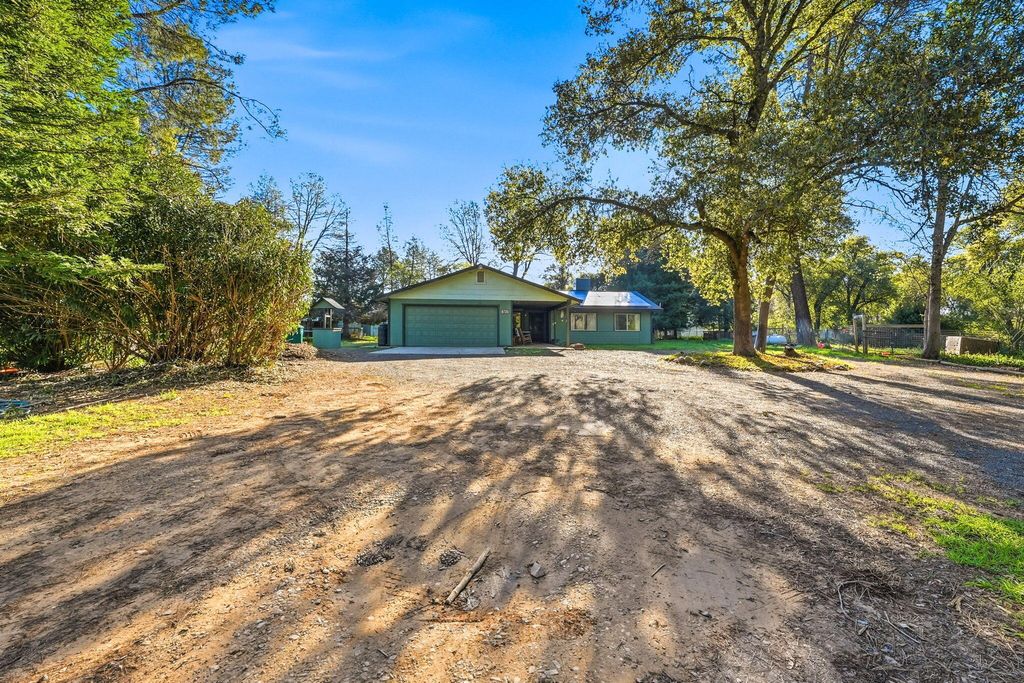 6725 Park Ridge Drive, Anderson, CA 96007