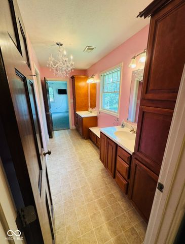 816 N Harrison, Rushville, IN 46173