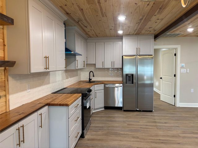 11 Caddo Drive, Elkhart, TX 75839