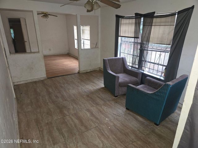 1525 W 5TH Street, Jacksonville, FL 32209
