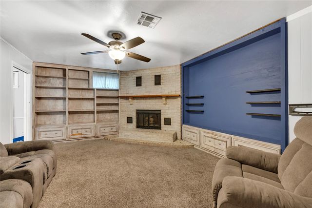 1226 14th Avenue N, Texas City, TX 77590