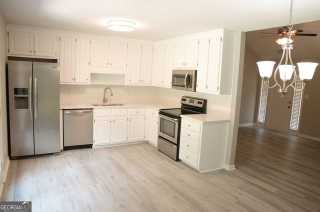 1215 Browns Country Lane, Locust Grove, GA 30248