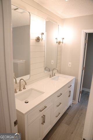 1215 Browns Country Lane, Locust Grove, GA 30248