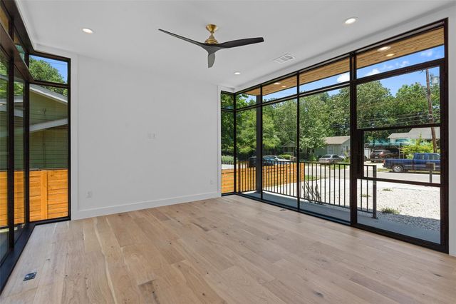 909 Payne Ave 1, Austin, TX 78757