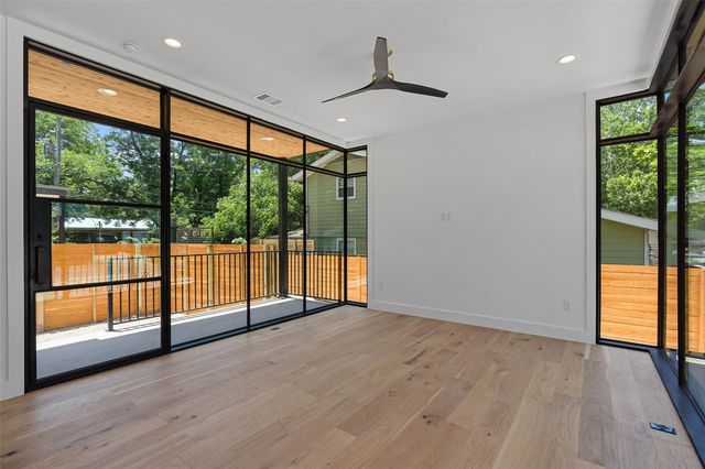 909 Payne Ave 1, Austin, TX 78757