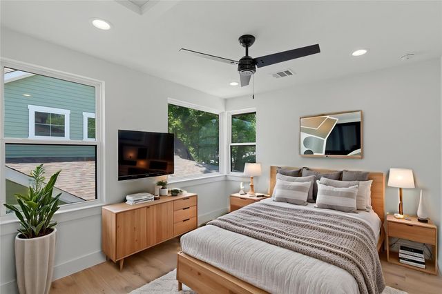 909 Payne Ave 1, Austin, TX 78757