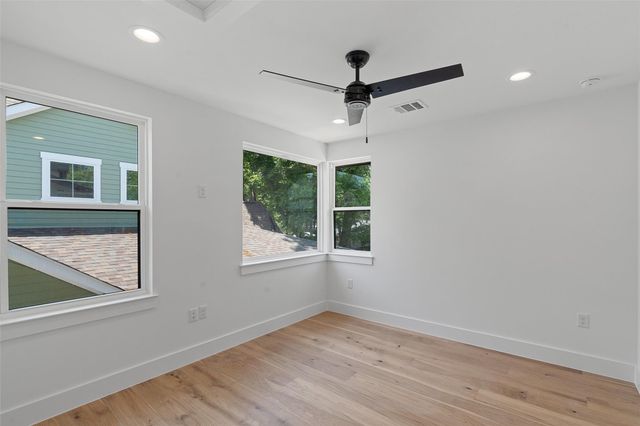 909 Payne Ave 1, Austin, TX 78757