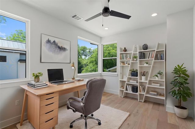 909 Payne Ave 1, Austin, TX 78757