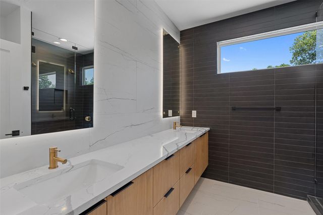 909 Payne Ave 1, Austin, TX 78757