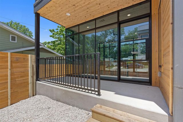 909 Payne Ave 1, Austin, TX 78757