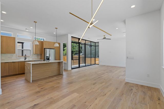 909 Payne Ave 1, Austin, TX 78757