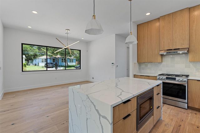 909 Payne Ave 1, Austin, TX 78757