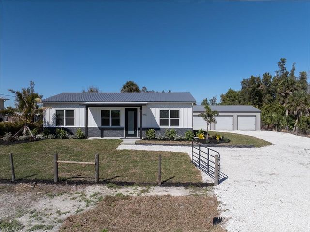 7456 Max DR, Bokeelia, FL 33922