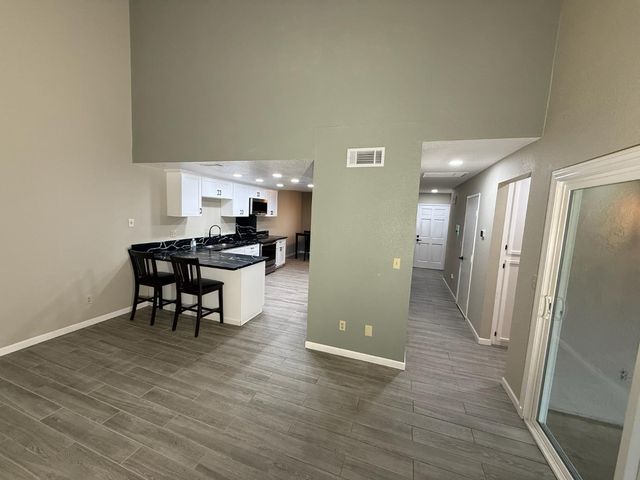 3945 Sparrow Ct, Modesto, CA 95356