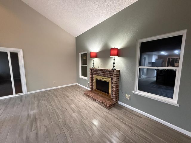 3945 Sparrow Ct, Modesto, CA 95356