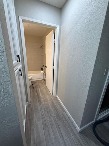 3945 Sparrow Ct, Modesto, CA 95356