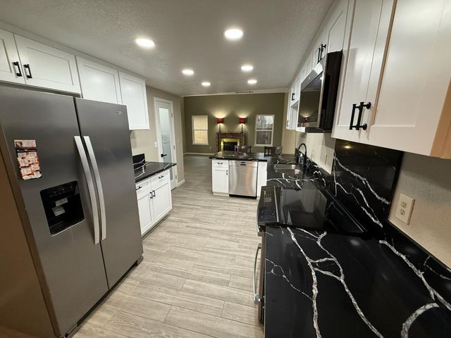 3945 Sparrow Ct, Modesto, CA 95356