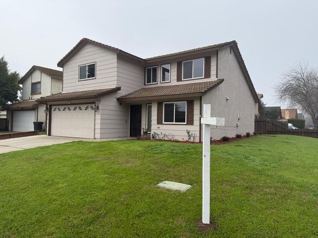 3945 Sparrow Ct, Modesto, CA 95356