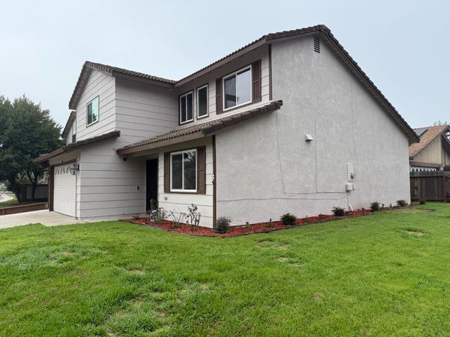 3945 Sparrow Ct, Modesto, CA 95356