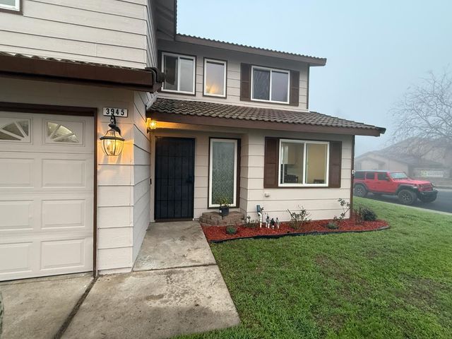 3945 Sparrow Ct, Modesto, CA 95356