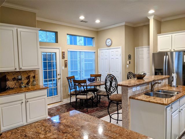 10114 Crescent Bluff Lane, Houston, TX 77070