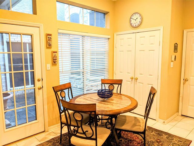 10114 Crescent Bluff Lane, Houston, TX 77070