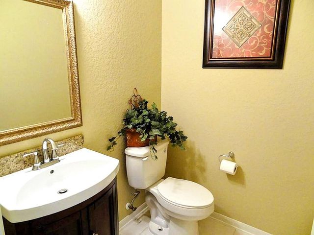 10114 Crescent Bluff Lane, Houston, TX 77070