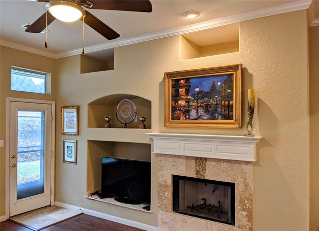 10114 Crescent Bluff Lane, Houston, TX 77070