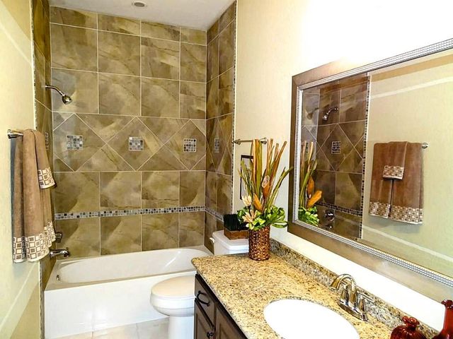 10114 Crescent Bluff Lane, Houston, TX 77070
