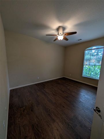 10114 Crescent Bluff Lane, Houston, TX 77070