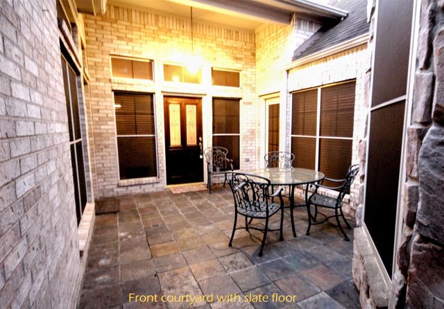 10114 Crescent Bluff Lane, Houston, TX 77070