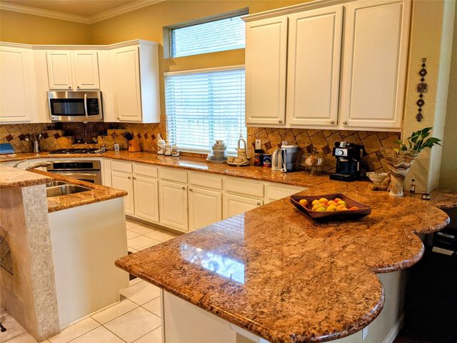 10114 Crescent Bluff Lane, Houston, TX 77070