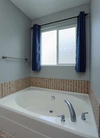 2210 N Greenacres Rd, Spokane Valley, WA 99016