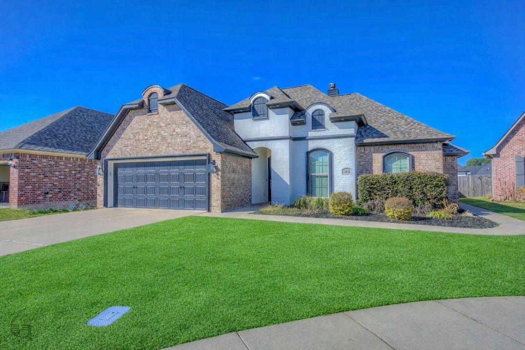 213 Roanoke Circle, Benton, LA 71006