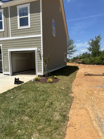 227 Darlington Drive, Dickson, TN 37055