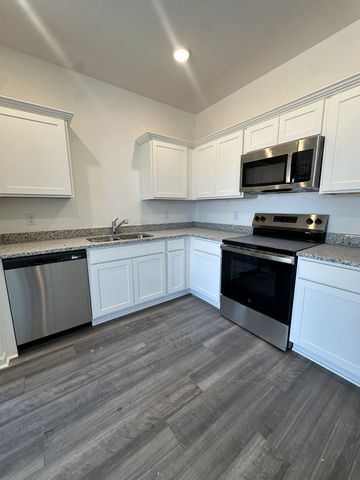227 Darlington Drive, Dickson, TN 37055
