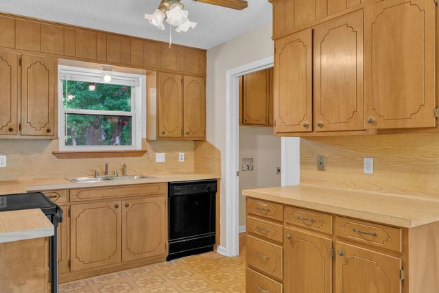 307 Freedom St, Longview, TX 75604