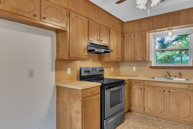 307 Freedom St, Longview, TX 75604
