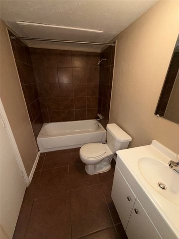 6610 Greenspring Drive, Arlington, TX 76016