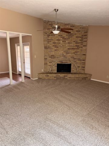 6610 Greenspring Drive, Arlington, TX 76016