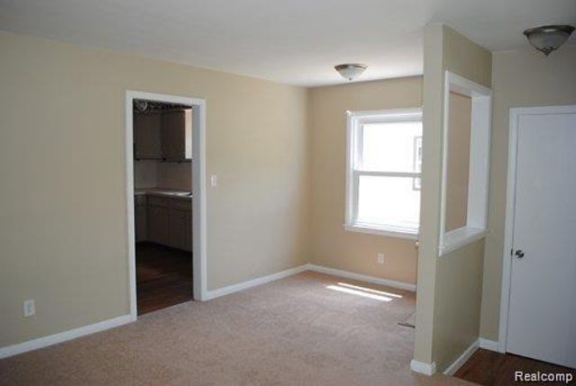 23060 Rosewood Street, Oak Park, MI 48237