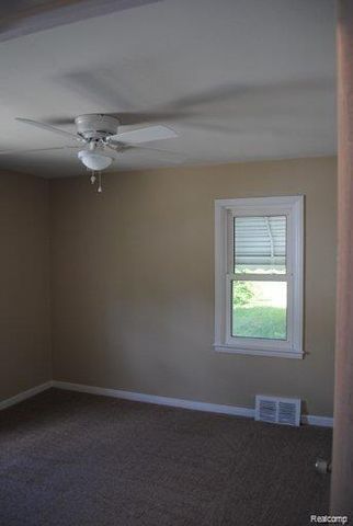 23060 Rosewood Street, Oak Park, MI 48237