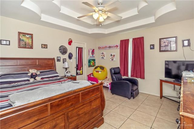 201 W Albatross Avenue, Pharr, TX 78577