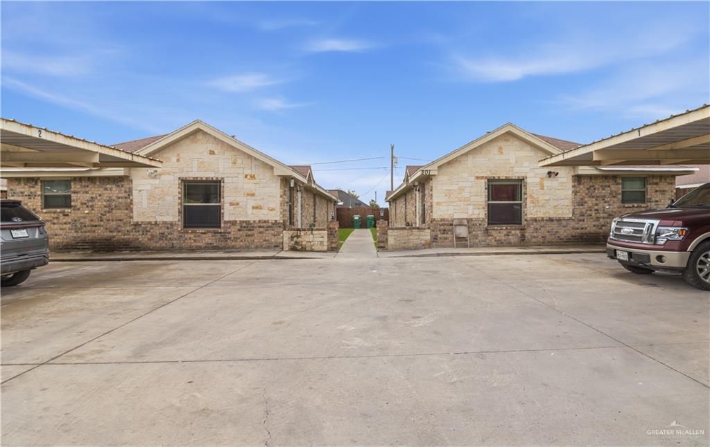 201 W Albatross Avenue, Pharr, TX 78577